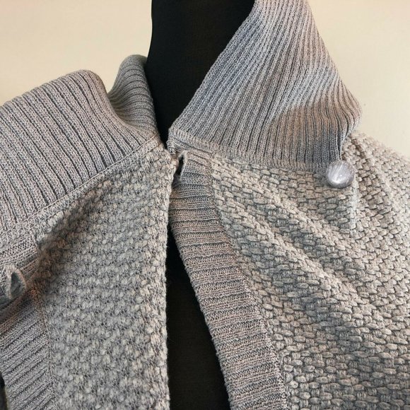 *Flawed* St. John One Button Sweater Cardigan - Picture 3 of 7